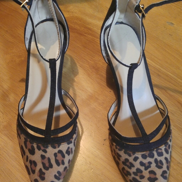 Heels - Picture 3 of 3